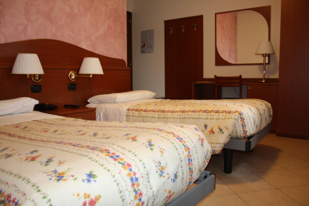 Italia Risorta Hotel Arsiero ภายนอก รูปภาพ